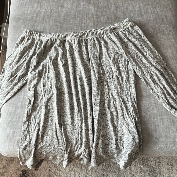 Off shoulder top - Picture 1 of 1